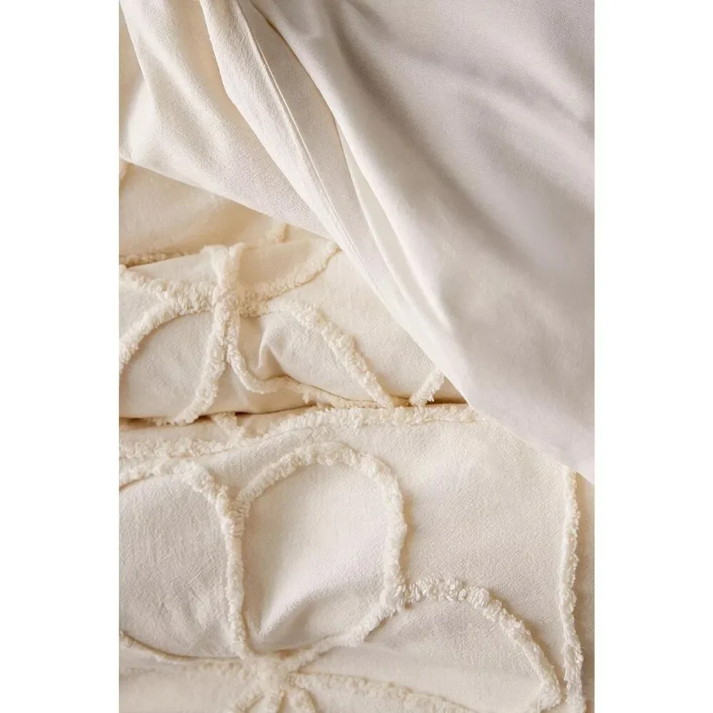 New Urban Outfitters Daya Tufted Duvet Set With Reusable Fabric Bag Size Twin